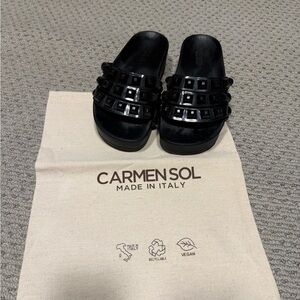 Carmen Sol Womens Black Slide Sandals with Decorative Strap Detail